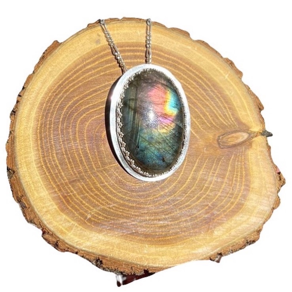 Handcrafted sterling silver Labadorite Pendant